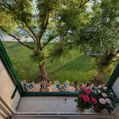 Oliveto アパート シベニク